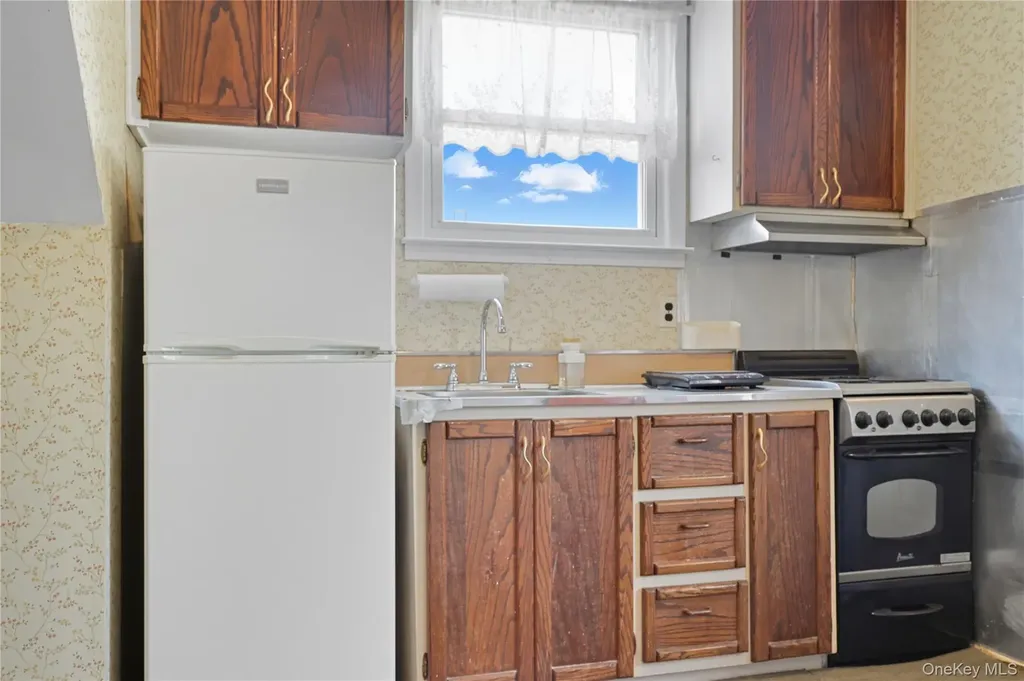 14335 Poplar Avenue Flushing NY 11355