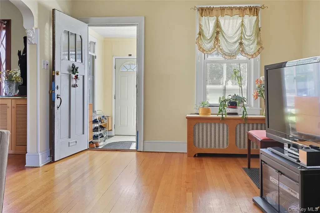 14335 Poplar Avenue Flushing NY 11355