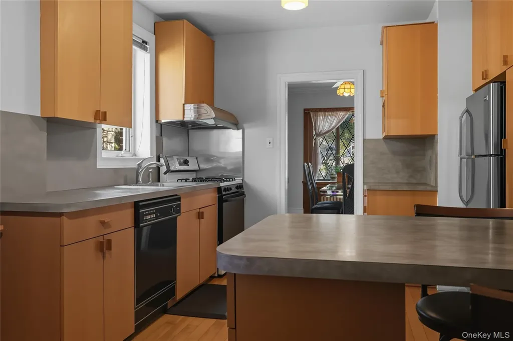 14335 Poplar Avenue Flushing NY 11355