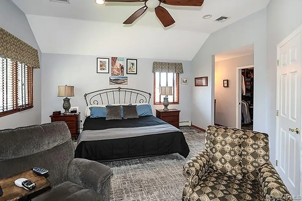 15 Hedgerow Lane Commack NY 11725