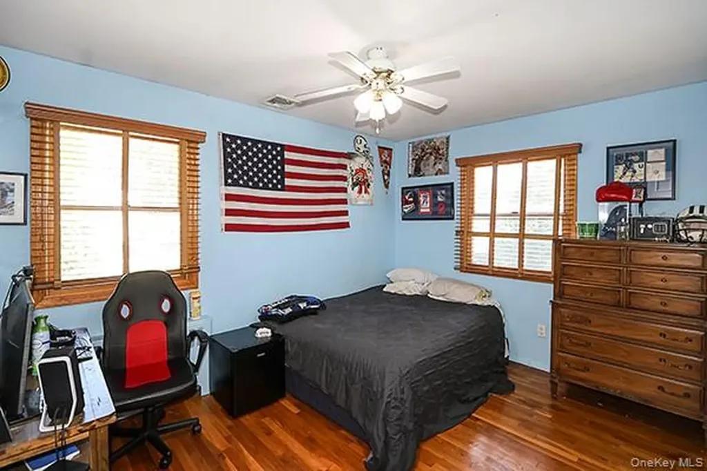 15 Hedgerow Lane Commack NY 11725