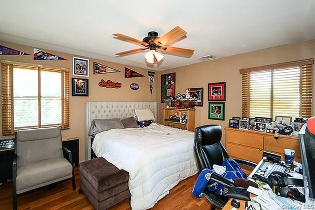15 Hedgerow Lane Commack NY 11725