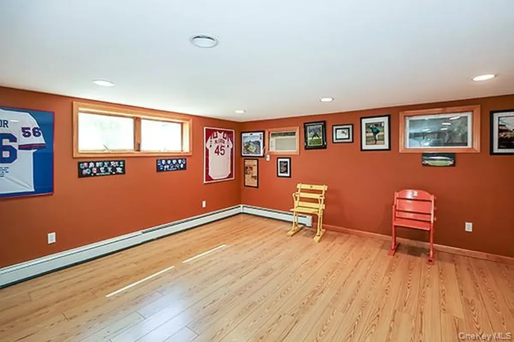 15 Hedgerow Lane Commack NY 11725
