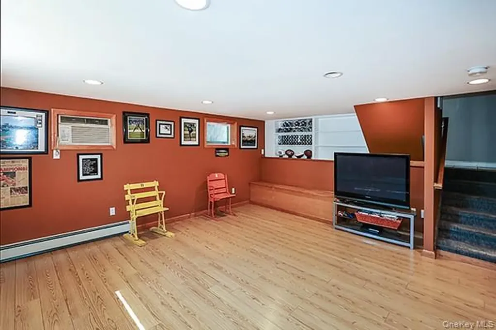 15 Hedgerow Lane Commack NY 11725