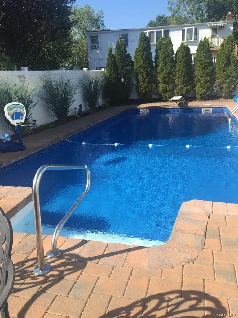 15 Hedgerow Lane Commack NY 11725
