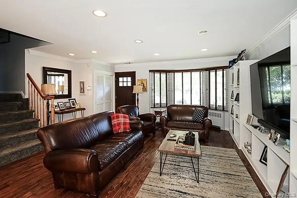 15 Hedgerow Lane Commack NY 11725