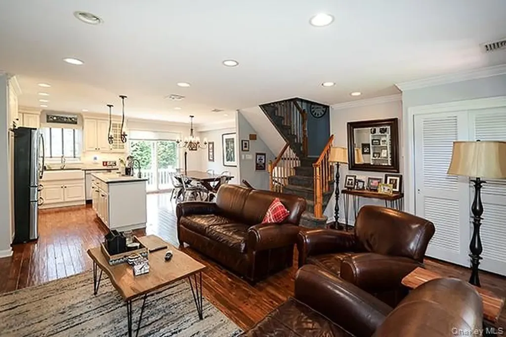 15 Hedgerow Lane Commack NY 11725
