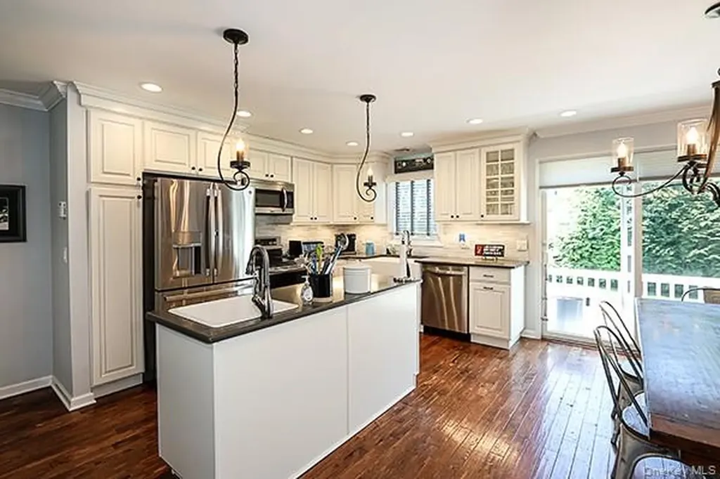 15 Hedgerow Lane Commack NY 11725