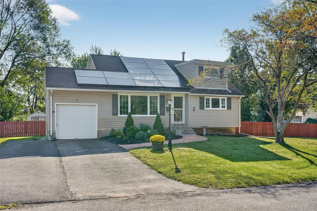 2 Edgewood Drive Saugerties NY 12477