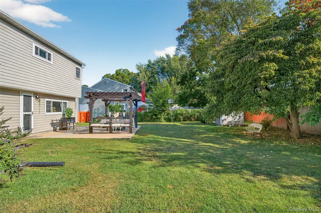 2 Edgewood Drive Saugerties NY 12477