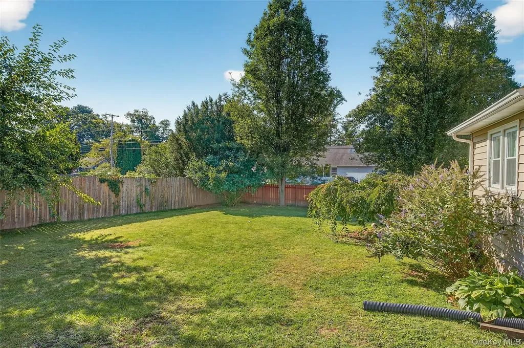 2 Edgewood Drive Saugerties NY 12477