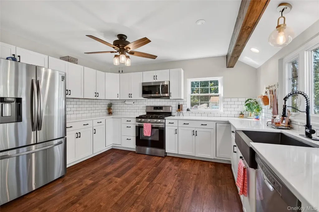 2 Edgewood Drive Saugerties NY 12477