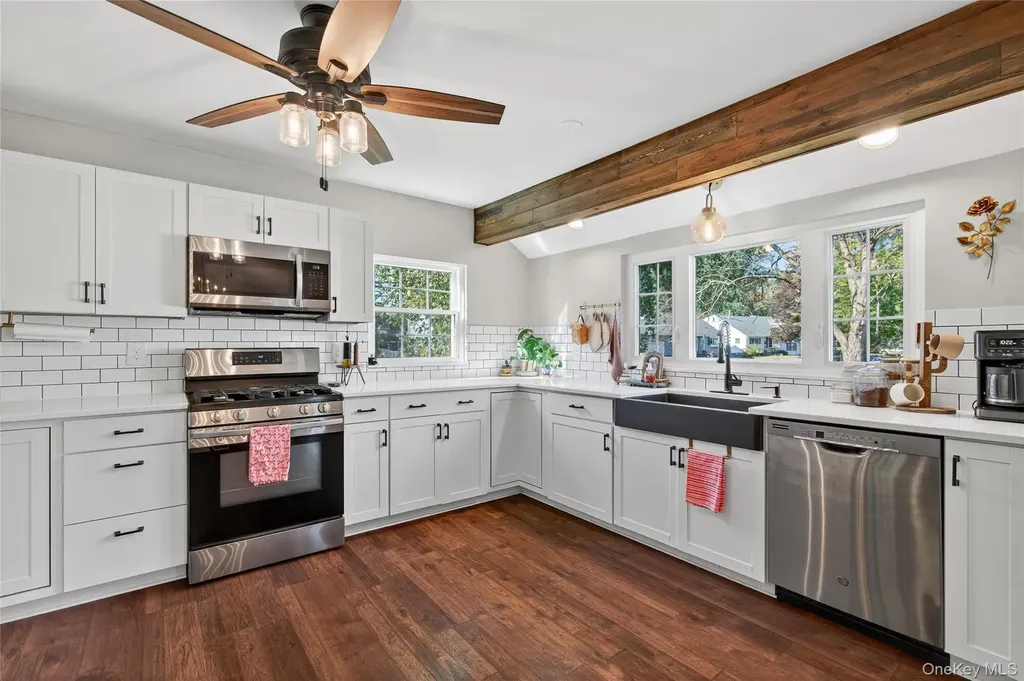 2 Edgewood Drive Saugerties NY 12477