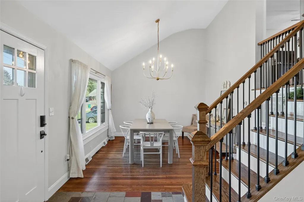 2 Edgewood Drive Saugerties NY 12477