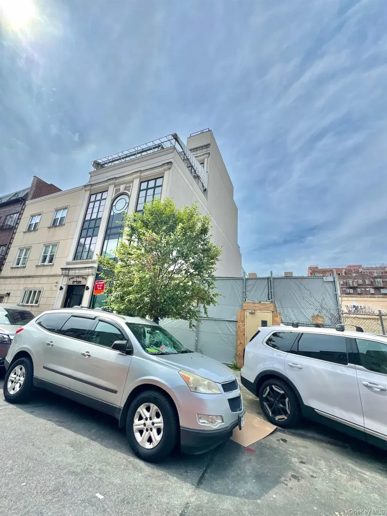 102 Walworth Street Brooklyn NY 11205