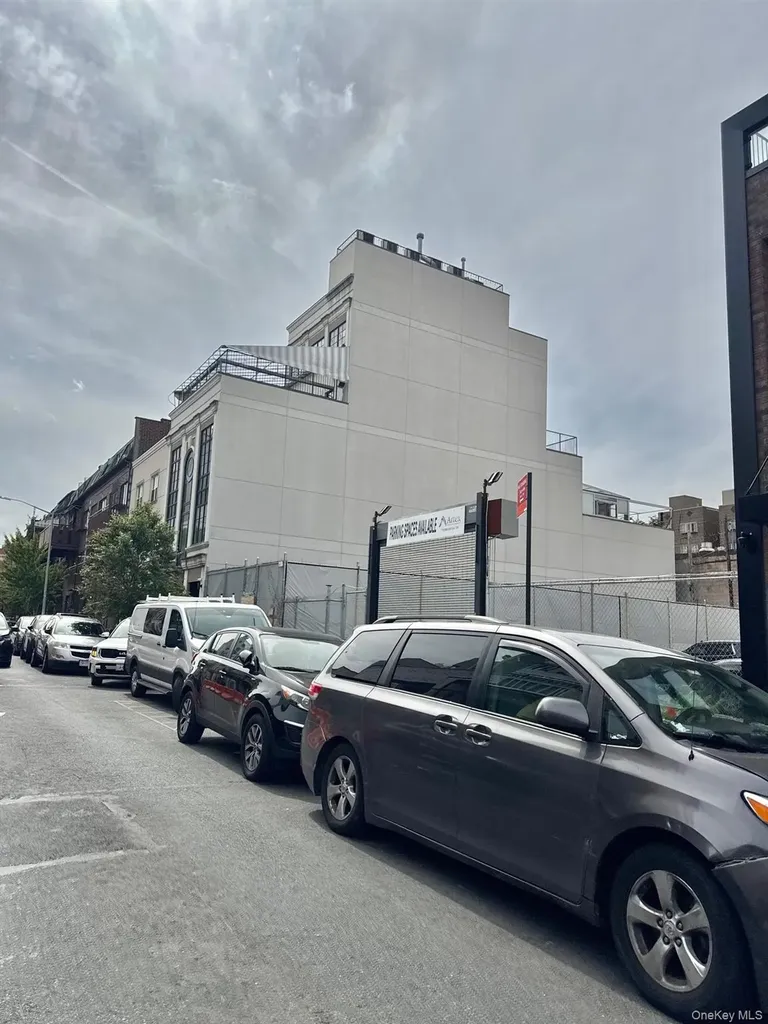 102 Walworth Street Brooklyn NY 11205