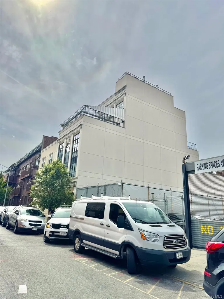 102 Walworth Street Brooklyn NY 11205