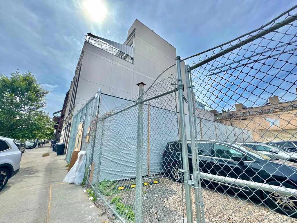 102 Walworth Street Brooklyn NY 11205