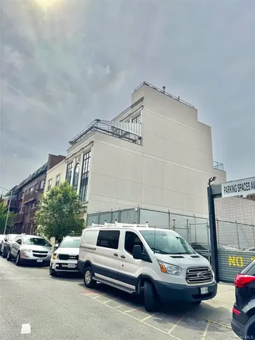 102 Walworth Street Brooklyn NY 11205