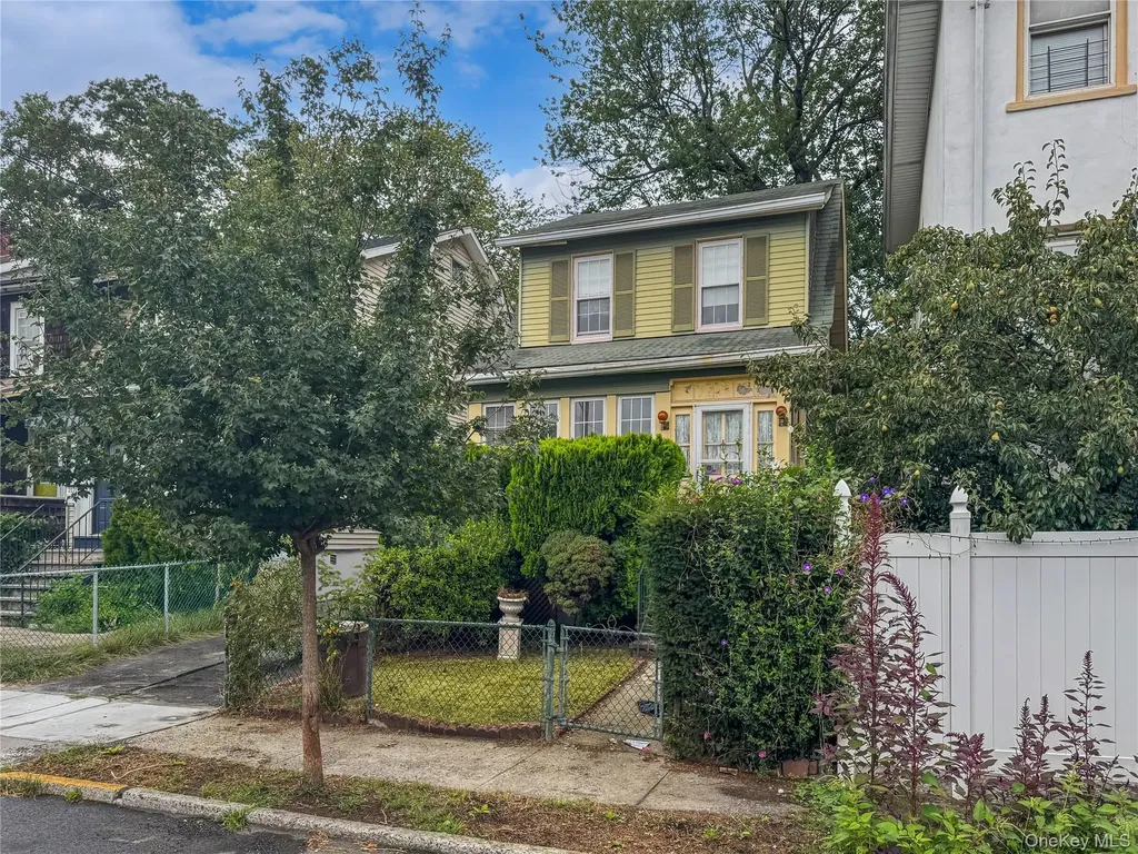 2123 Garrett Place Bronx NY 10466