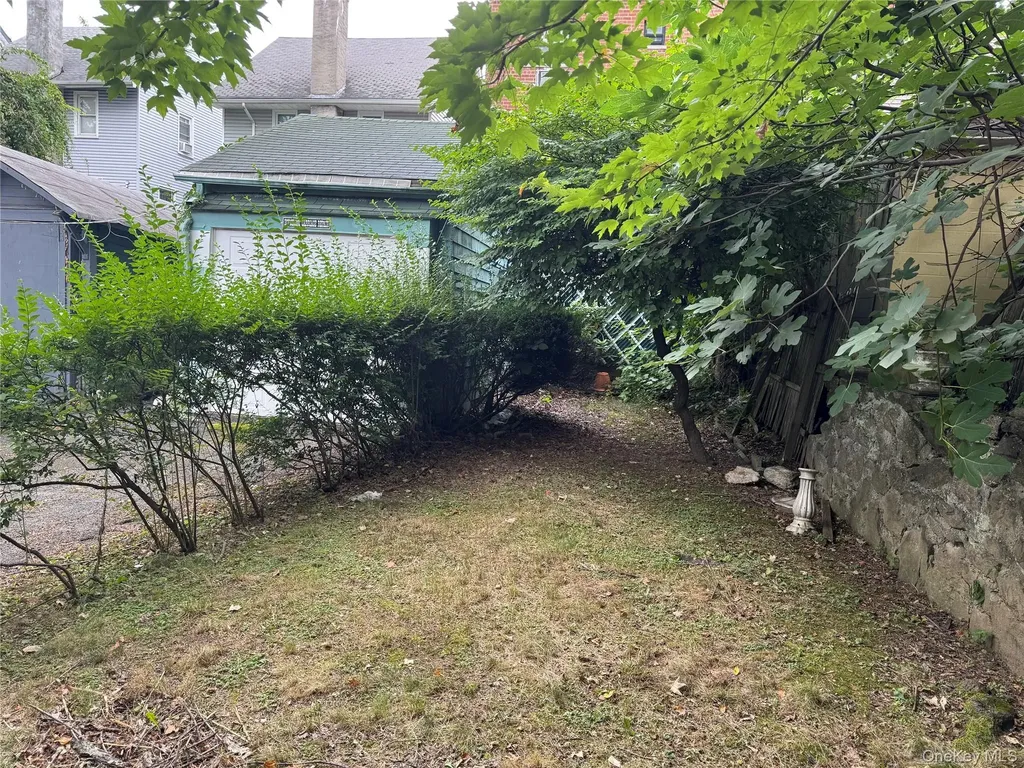 2123 Garrett Place Bronx NY 10466