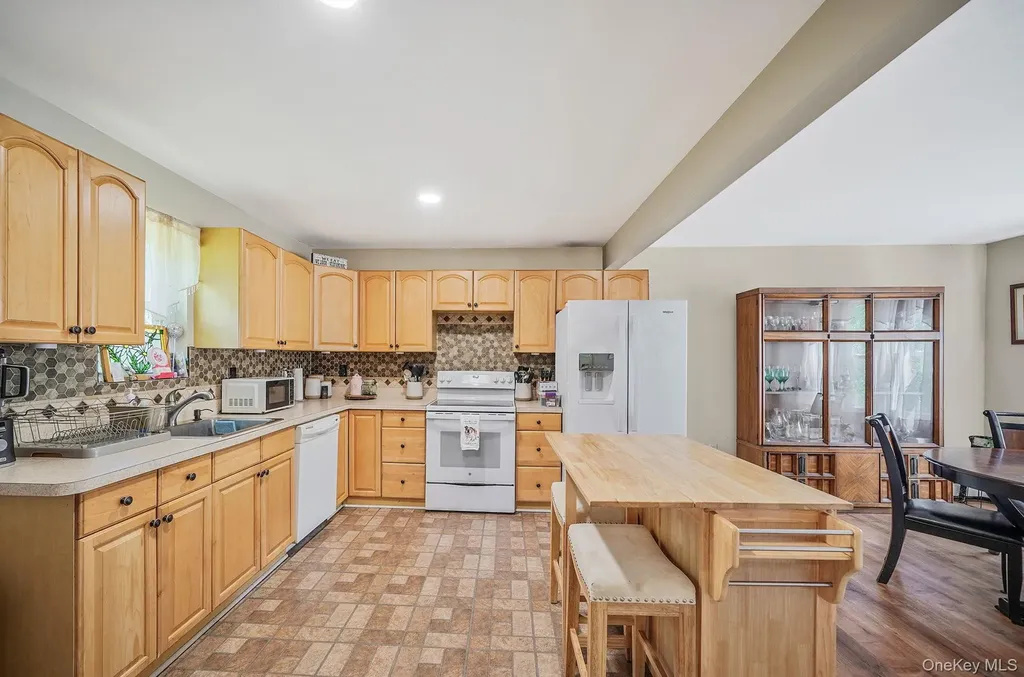 35 Maple Avenue Bellport NY 11713