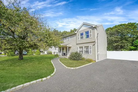 35 Maple Avenue Bellport NY 11713