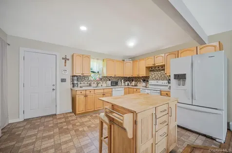 35 Maple Avenue Bellport NY 11713