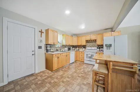 35 Maple Avenue Bellport NY 11713