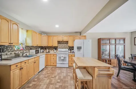 35 Maple Avenue Bellport NY 11713