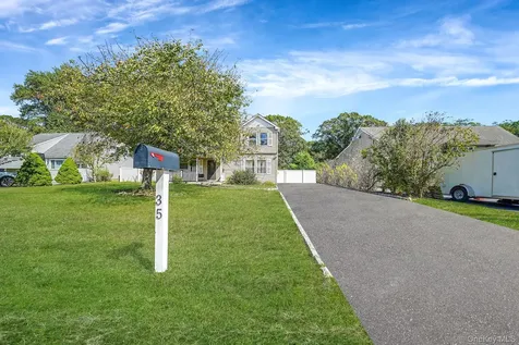 35 Maple Avenue Bellport NY 11713