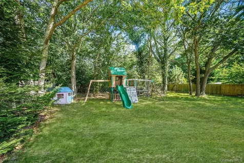 35 Maple Avenue Bellport NY 11713