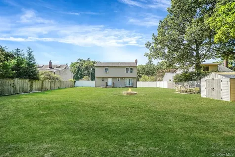 35 Maple Avenue Bellport NY 11713