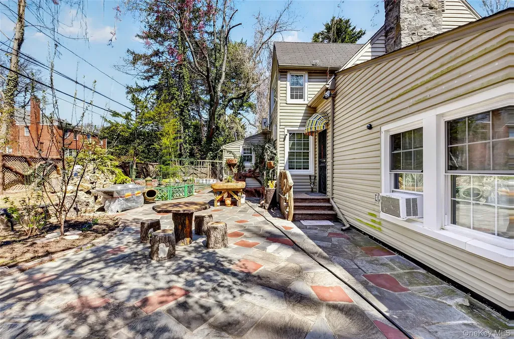 16 Ascot Ridge Road Great Neck NY 11021