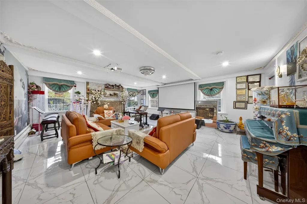 16 Ascot Ridge Road Great Neck NY 11021