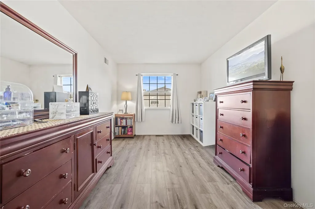 114 Beacon Lane Bronx NY 10473