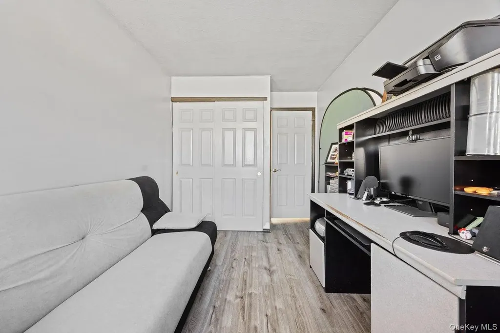 114 Beacon Lane Bronx NY 10473
