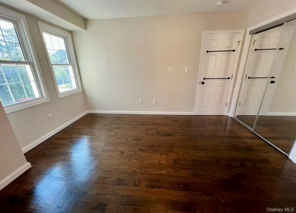 5 Lawrence Avenue Lynbrook NY 11563