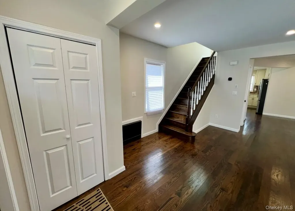 5 Lawrence Avenue Lynbrook NY 11563