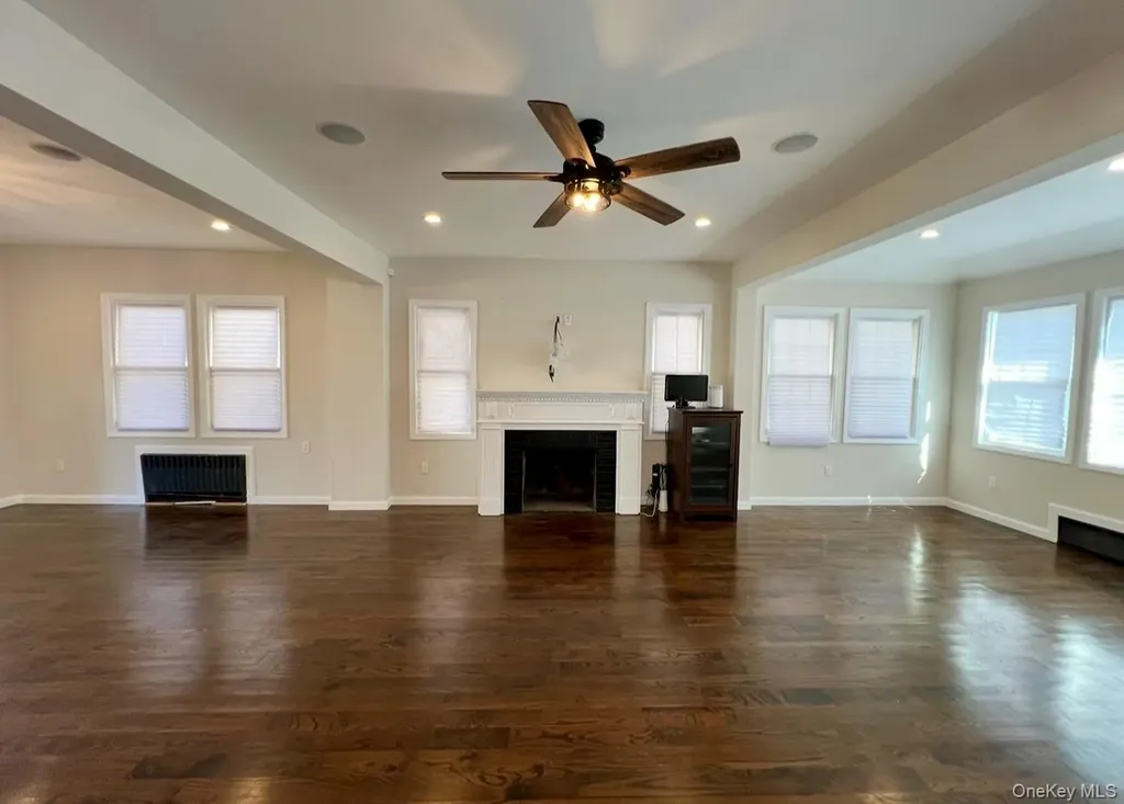 5 Lawrence Avenue Lynbrook NY 11563