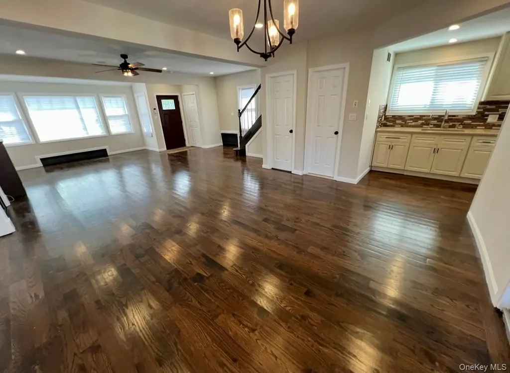 5 Lawrence Avenue Lynbrook NY 11563