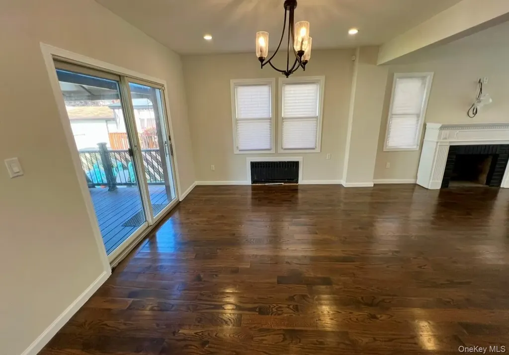 5 Lawrence Avenue Lynbrook NY 11563