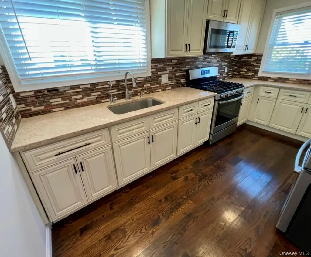 5 Lawrence Avenue Lynbrook NY 11563
