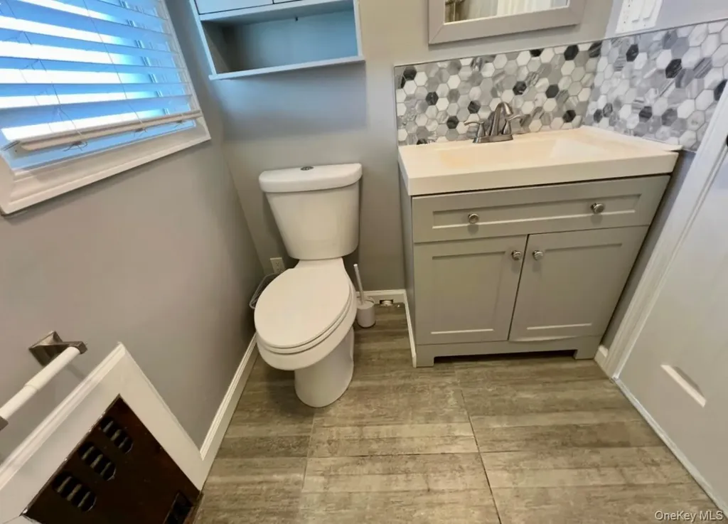 5 Lawrence Avenue Lynbrook NY 11563
