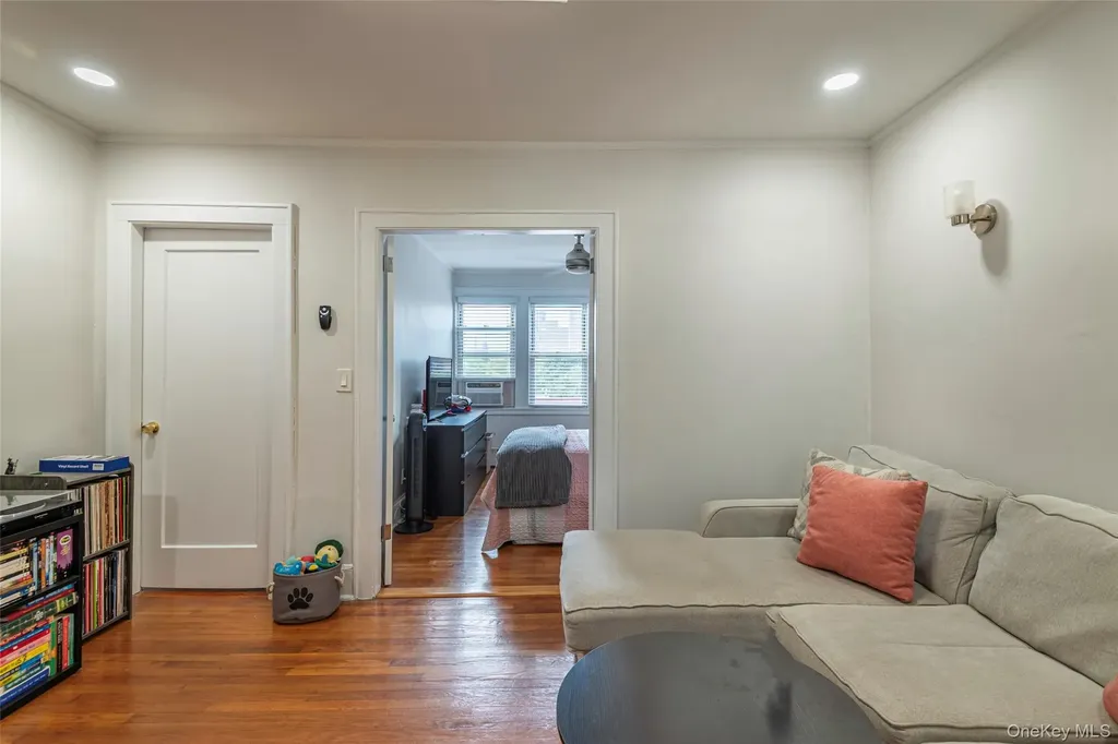 3361 29th Street Astoria NY 11106