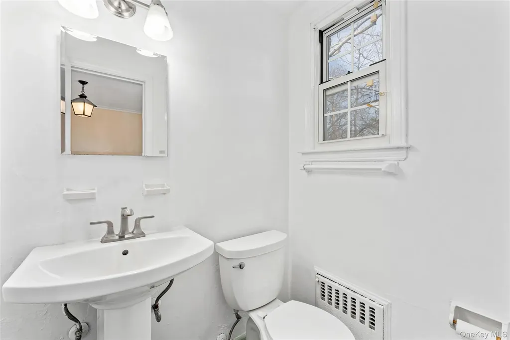 803 Barberry Lane Woodsburgh NY 11598