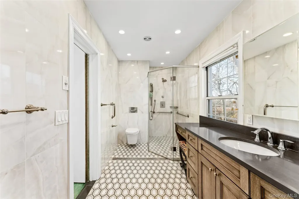 803 Barberry Lane Woodsburgh NY 11598