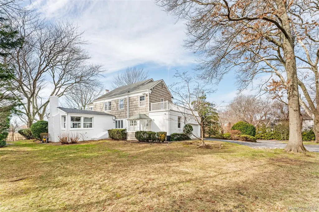803 Barberry Lane Woodsburgh NY 11598