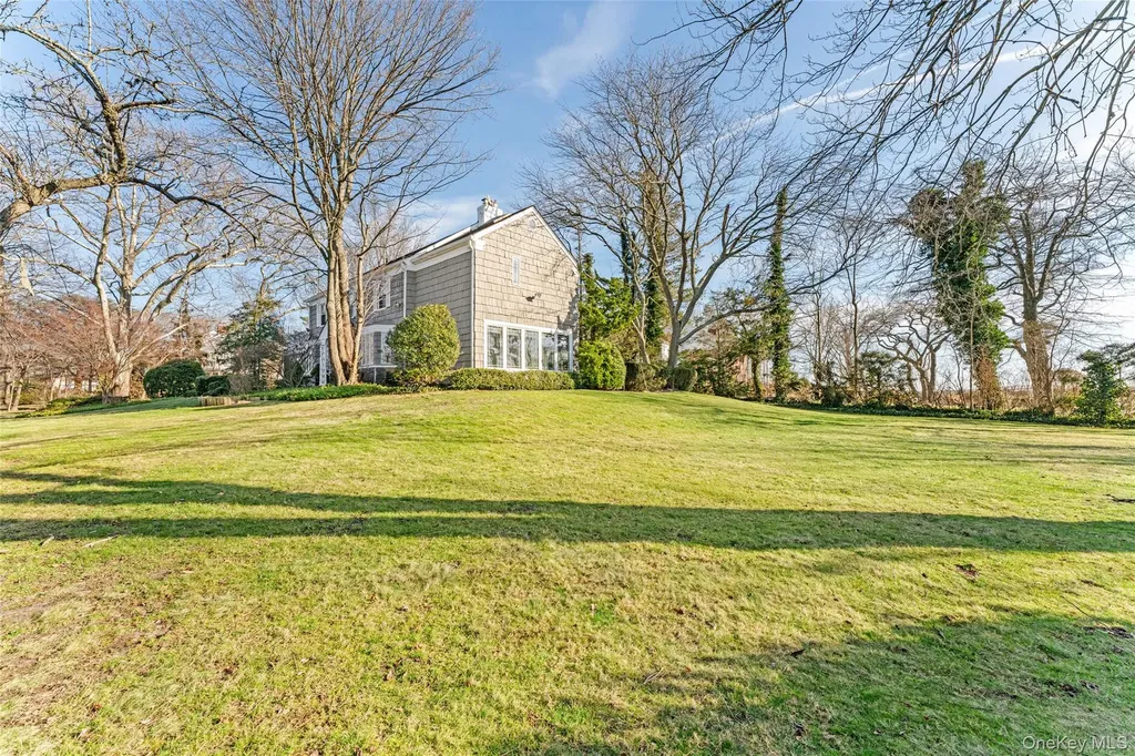 803 Barberry Lane Woodsburgh NY 11598