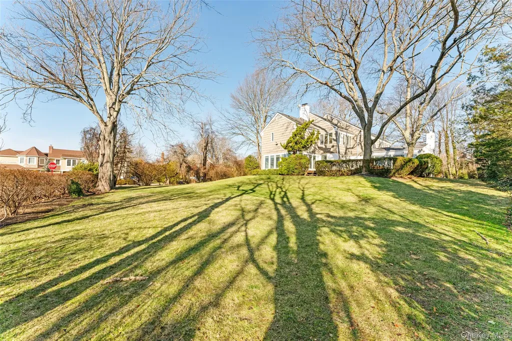 803 Barberry Lane Woodsburgh NY 11598